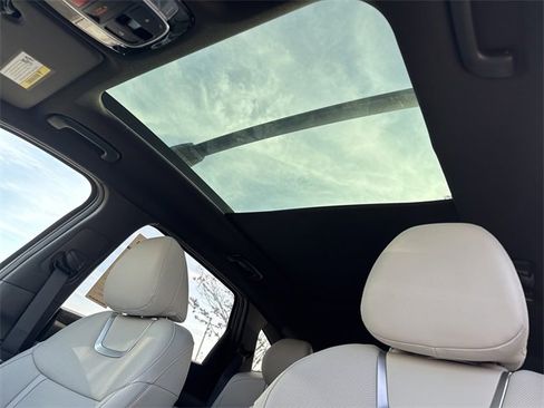 New 2025 Hyundai Tucson Limited image 32