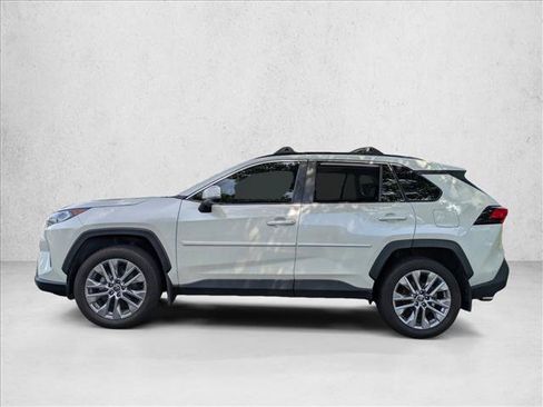 Used 2021 Toyota RAV4 XLE Premium AWD/4WD image 9