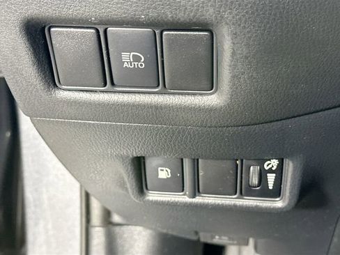 Used 2021 Toyota C-HR LE image 21