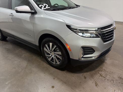 Used 2022 Chevrolet Equinox Premier AWD/4WD image 37