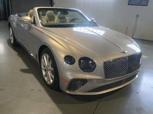 Used 2020 Bentley Continental GT image 9