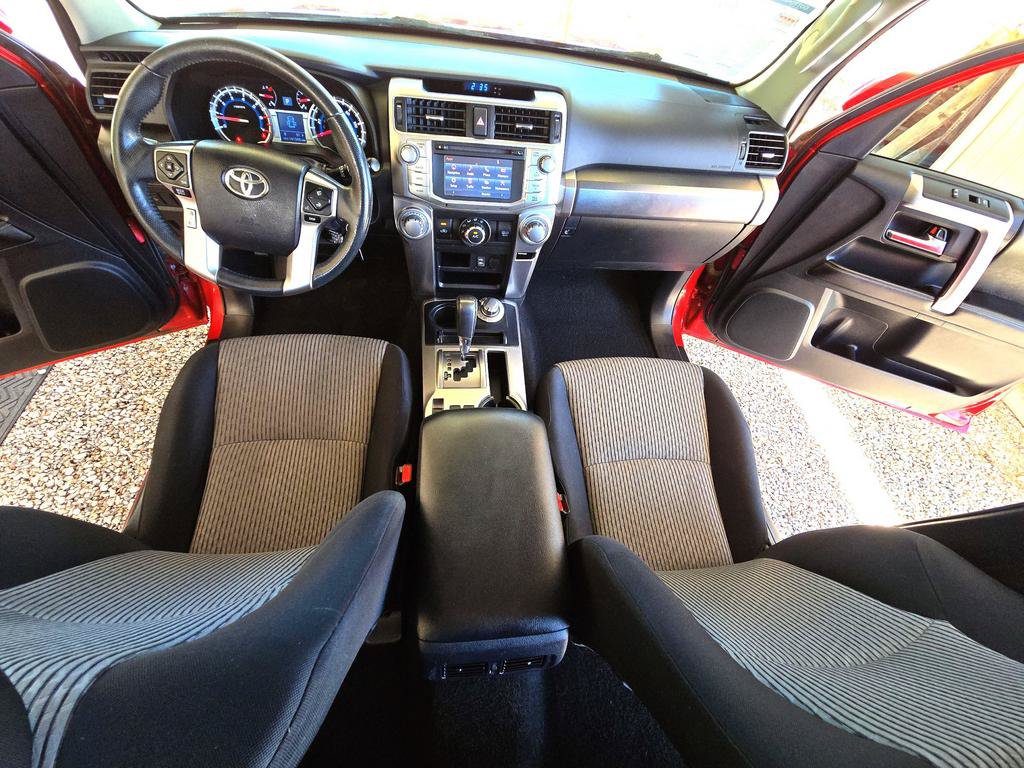 Used 2015 Toyota 4Runner SR5 AWD/4WD image 16