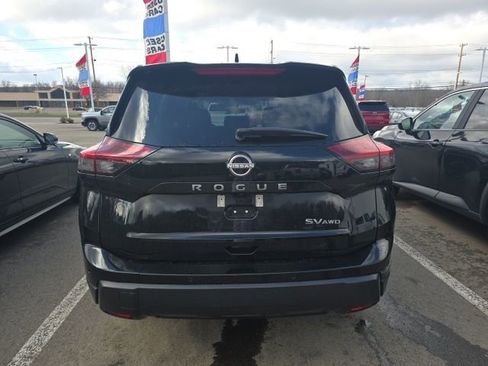 Used 2024 Nissan Rogue SV image 6