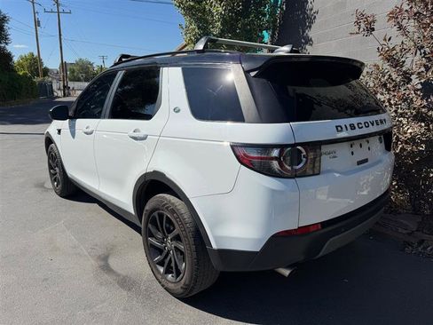 Used 2018 Land Rover Discovery Sport HSE image 3