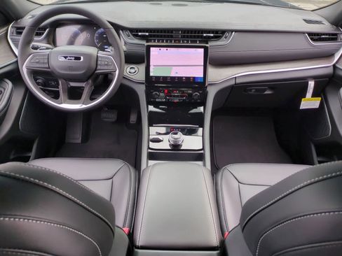 New 2025 Jeep Grand Cherokee L Limited w/ Trailer Tow Package image 16