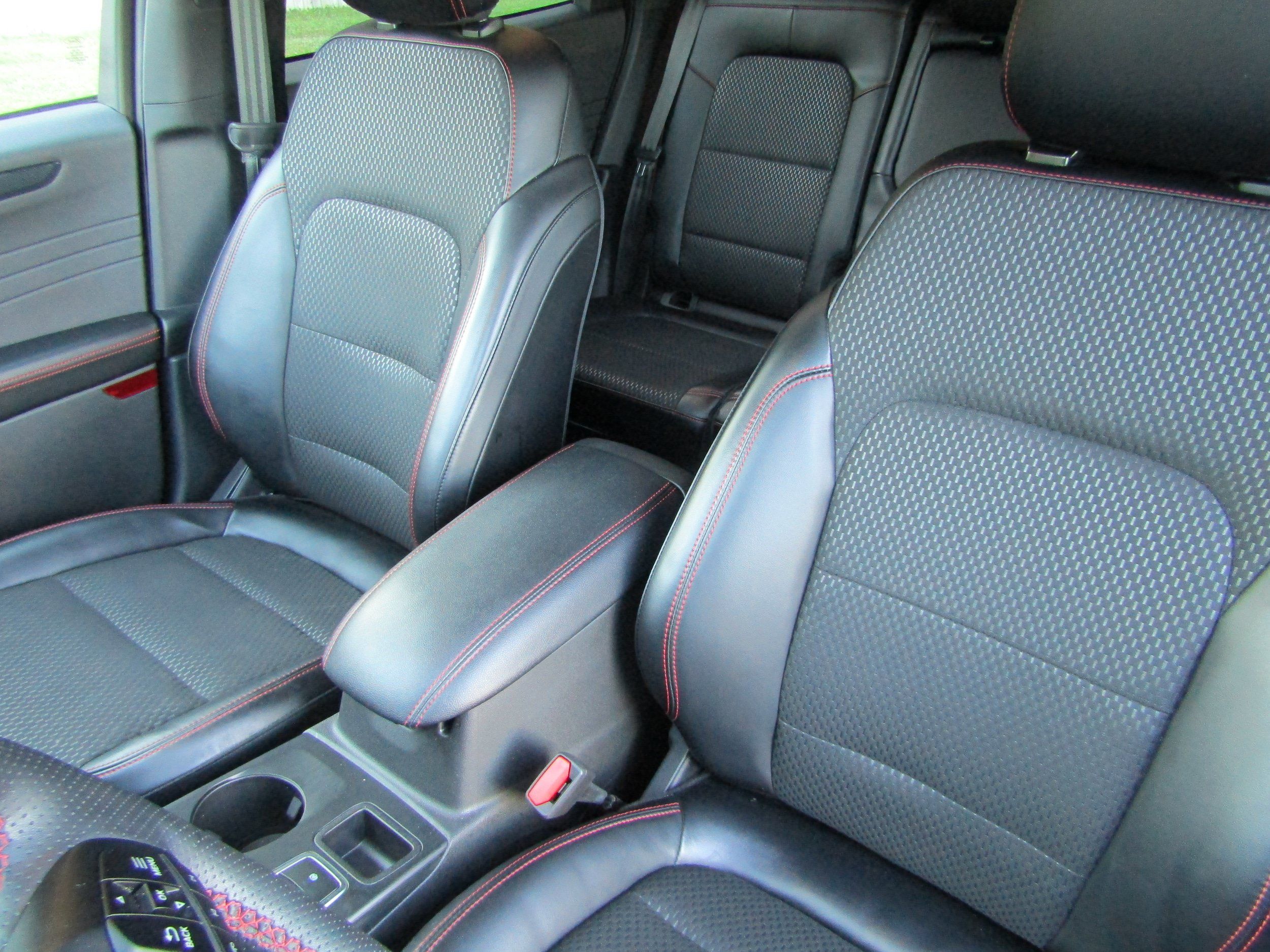 Used 2024 Ford Escape ST-Line w/ Tech Pack #1 AWD/4WD image 31