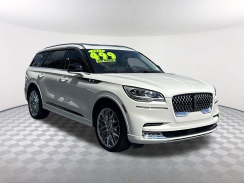 Used 2023 Lincoln Aviator Black Label Grand Touring AWD/4WD image 3
