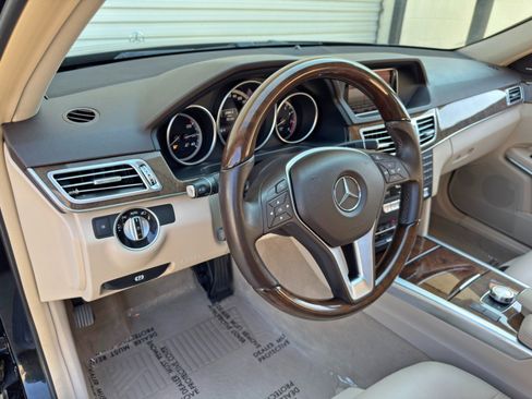 Used 2014 Mercedes-Benz E 350 4MATIC Sedan image 13