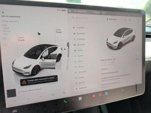 Used 2022 Tesla Model Y Long Range AWD/4WD image 23
