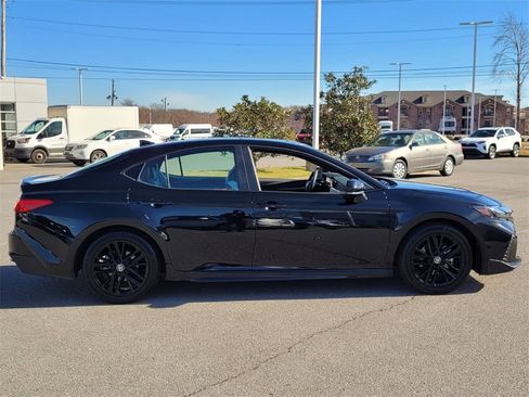 Used 2025 Toyota Camry SE image 2