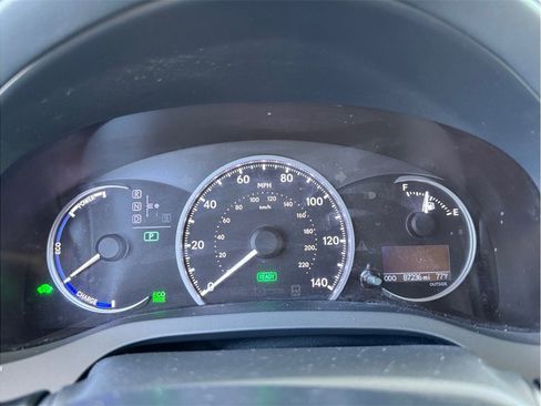 Used 2011 Lexus CT 200h Premium image 15