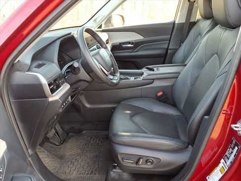 Used 2024 Toyota Grand Highlander Limited image 11