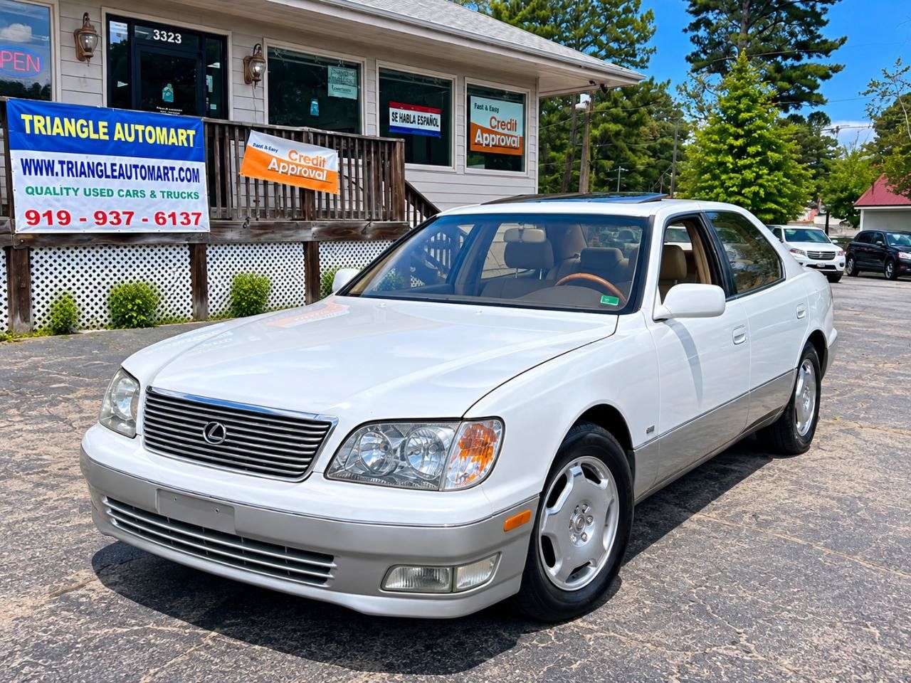 Used 2000 Lexus LS 400 w/ Platinum Series RWD image 1
