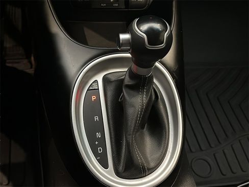 Used 2018 Kia Soul + image 20