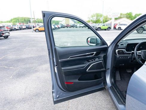 Used 2025 Kia Telluride S AWD/4WD image 10