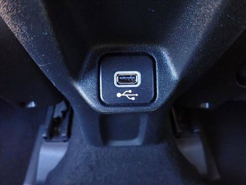 Used 2018 Jeep Renegade Latitude FWD image 10