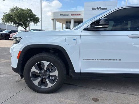 Used 2022 Jeep Grand Cherokee Limited 4xe AWD/4WD image 9