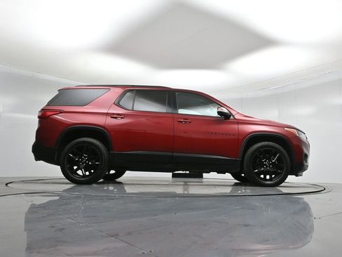 Used 2020 Chevrolet Traverse LT image 47