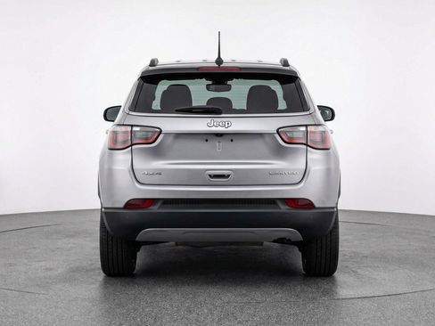 Used 2025 Jeep Compass Limited image 6