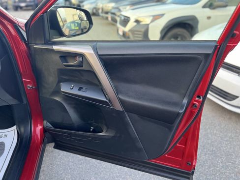 Used 2017 Toyota RAV4 LE image 11