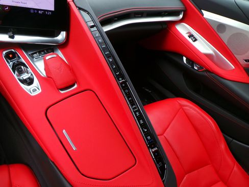 Used 2021 Chevrolet Corvette Stingray Preferred Cpe w/ 2LT RWD image 14