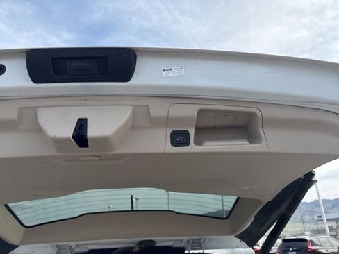 Used 2017 GMC Acadia Denali w/ Technology Package image 32