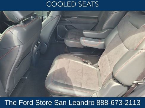 Used 2025 Ford Explorer ST image 16