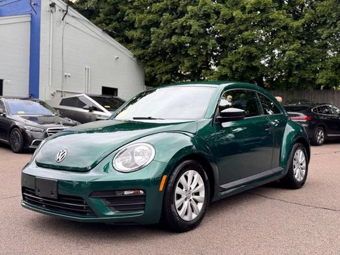 Used 2018 Volkswagen Beetle 2.0T S FWD image 2