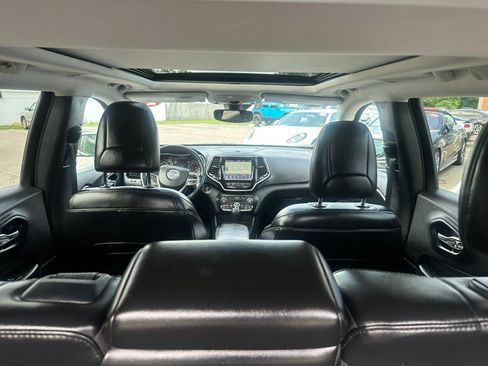 Used 2021 Jeep Cherokee Limited w/ Elite Package AWD/4WD image 31