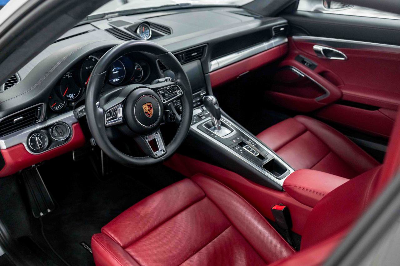 Used 2017 Porsche 911 4 Coupe AWD/4WD image 2