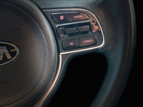 Used 2019 Kia Niro LX image 35