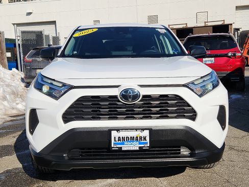 Used 2023 Toyota RAV4 LE image 2
