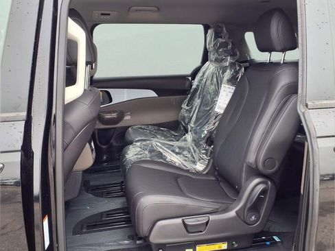 New 2026 Kia Carnival FWD image 19