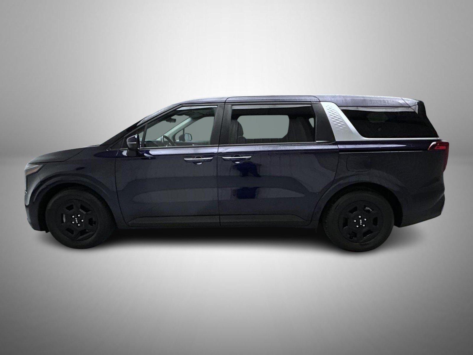 Used 2025 Kia Carnival FWD image 8