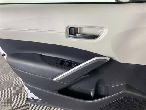 Used 2023 Toyota Corolla Cross LE w/ Moonroof Package image 23