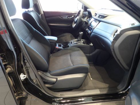 Used 2018 Nissan Rogue SV FWD image 23