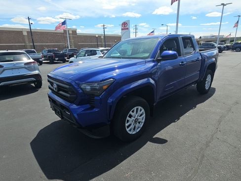 Certified 2024 Toyota Tacoma SR5 AWD/4WD image 7