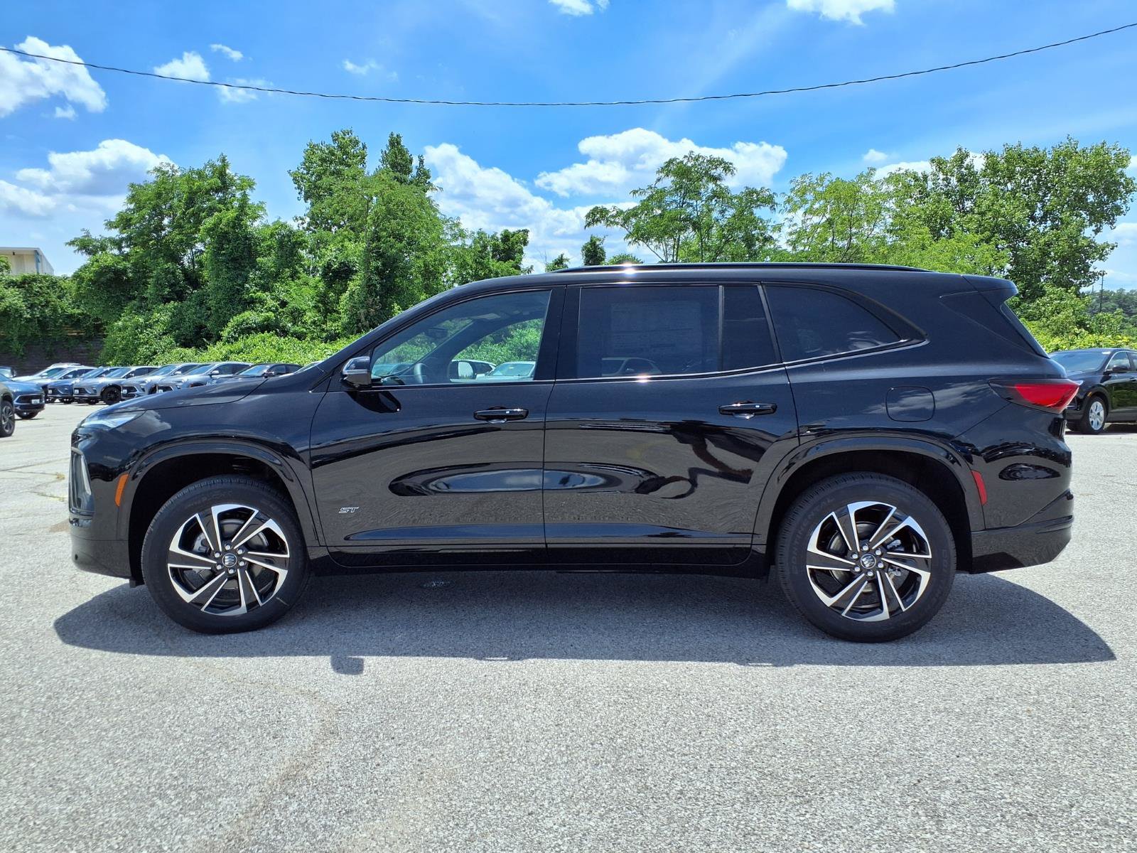 New 2026 Buick Enclave Sport Touring w/ Power Package FWD image 28
