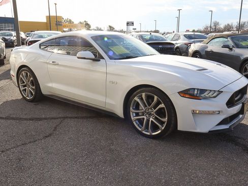Used 2019 Ford Mustang GT Premium image 3