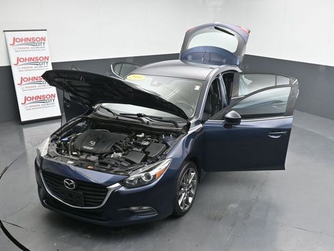 Used 2018 MAZDA MAZDA3 Touring image 44