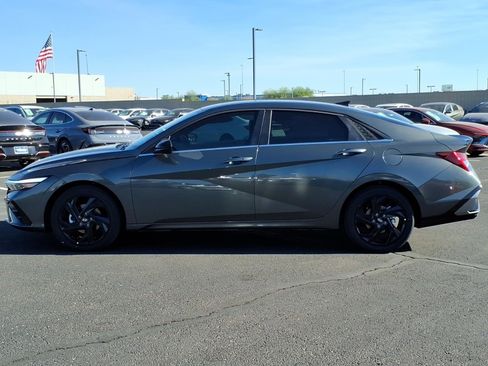 New 2026 Hyundai Elantra SEL Sport FWD image 2