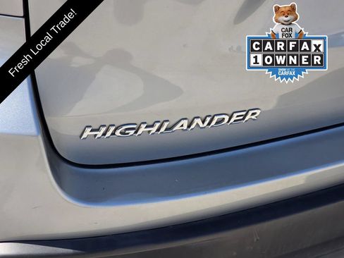 Used 2019 Toyota Highlander LE AWD/4WD image 5