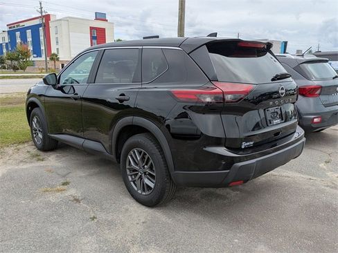 Used 2024 Nissan Rogue S image 5