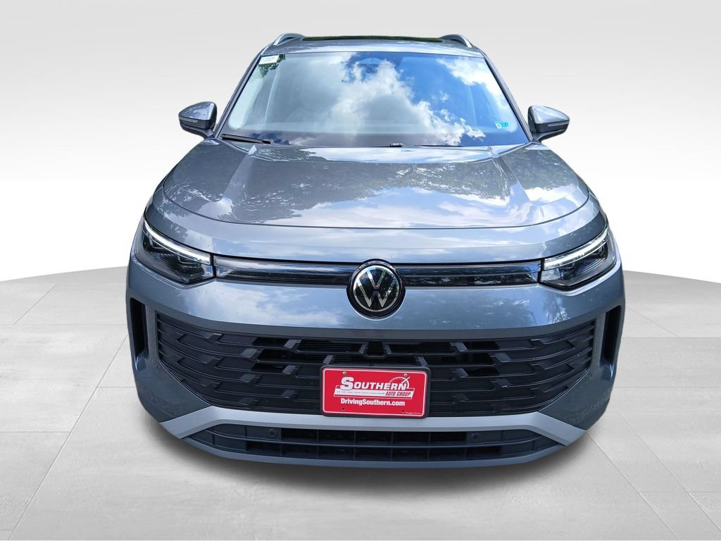 Used 2026 Volkswagen Tiguan SE w/ Panoramic Sunroof Package AWD/4WD image 10