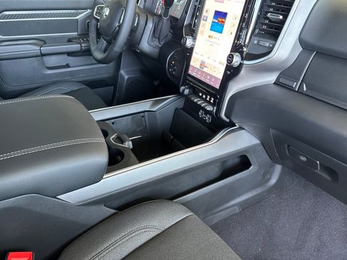 New 2026 RAM 2500 Big Horn AWD/4WD image 14