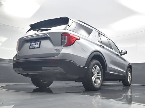 Used 2022 Ford Explorer XLT w/ Equipment Group 202A AWD/4WD image 45