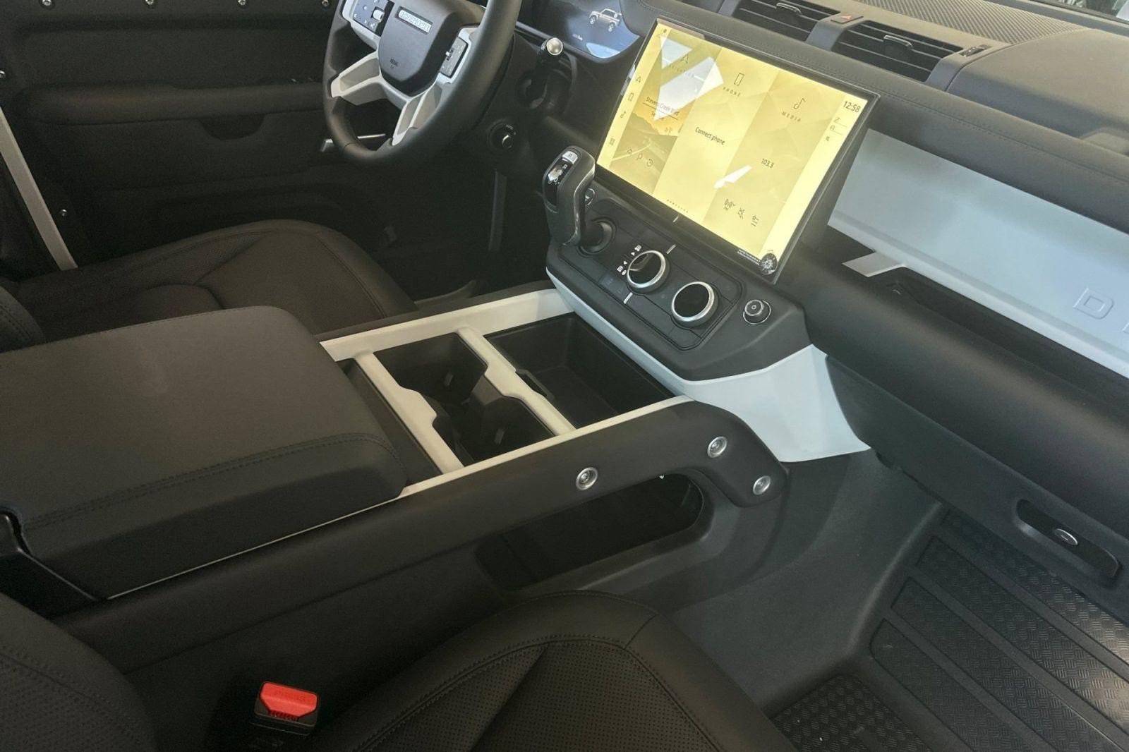 New 2026 Land Rover Defender 110 S AWD/4WD image 29