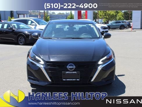 Used 2025 Nissan Altima 2.5 SV FWD image 4