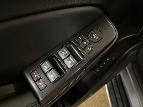 Used 2020 GMC Yukon SLT AWD/4WD image 16