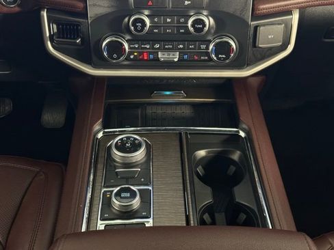 Used 2022 Ford Expedition Max Limited image 21